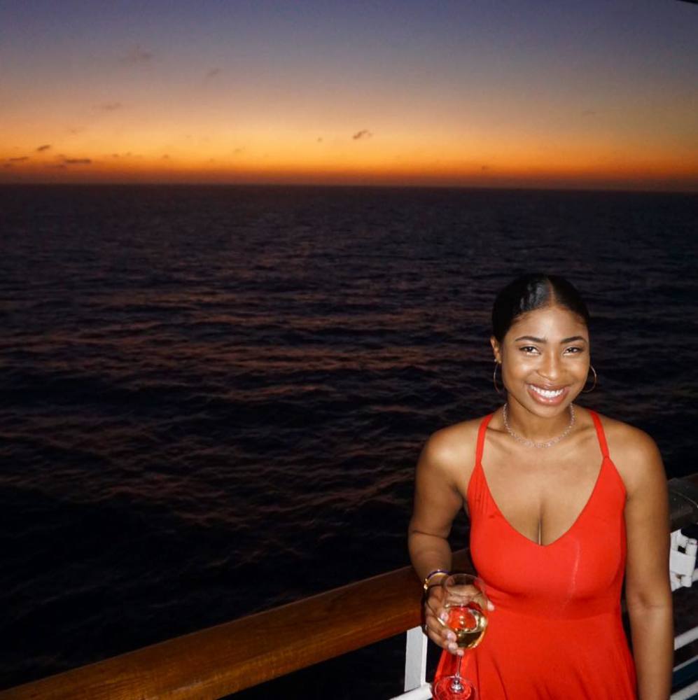 Meet your Posher, Alexis